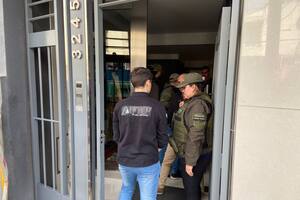 Operativo de la Aduana por supuesto "fraude" con giro de divisas al exterior.