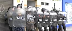 Fuertes protestas en una clínica por la muerte de un paciente: formaría parte de una presunta red de médicos truchos