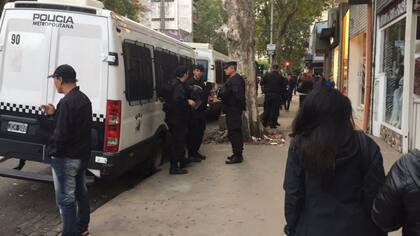 Operativo en Flores contra los manteros