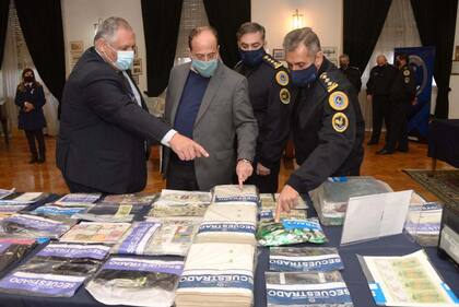 Operativo Falso Blue, la banda que falsificaba dólares, pesos y euros