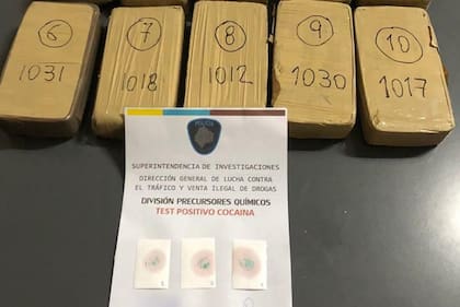 Los ladrillos de cocaína secuestrados en Villa Ortúzar