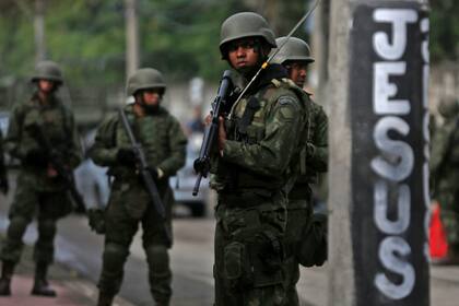 Operativo militar en la Favela da Kelson