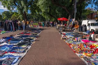 Desalojaron a 5000 manteros de Chacarita con un operativo que movilizó a 200 policías