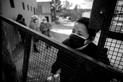 Villa Azul está ubicada entre el partido de Quilmes y Avellaneda, a la vera del Acceso Sudeste