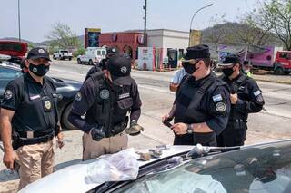 "Mulas". Les daban falsos permisos de circulación para traficar pasta base