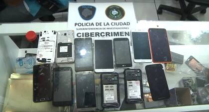 Operativos contra la venta de celulares robados