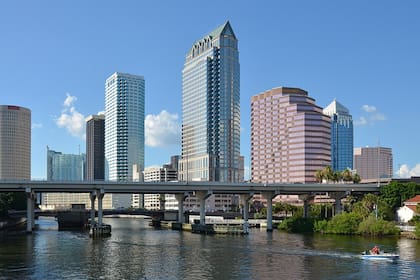 Optar por el alquiler en el área de Tampa Bay representa un ahorro absoluto de US$367 al mes, lo que equivale a más de US$4400 anuales