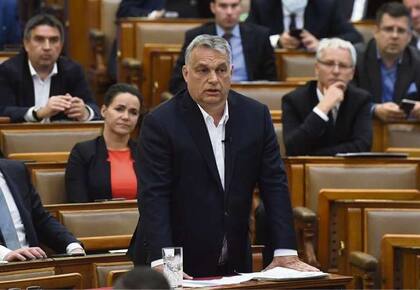 Viktor Orbán durante una sesión del Parlamento húngaro