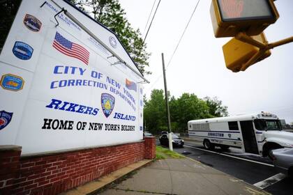 Orden Ejecutiva 50: autorizaba el regreso de ICE a Rikers después de 11 años
