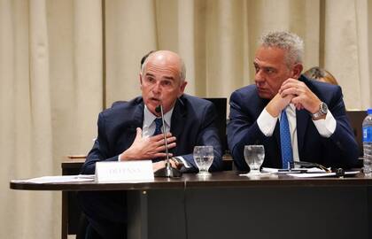 Ordoqui, durante su alegato de defensa, acompañado por su abogado defensor, Alejandro Montone