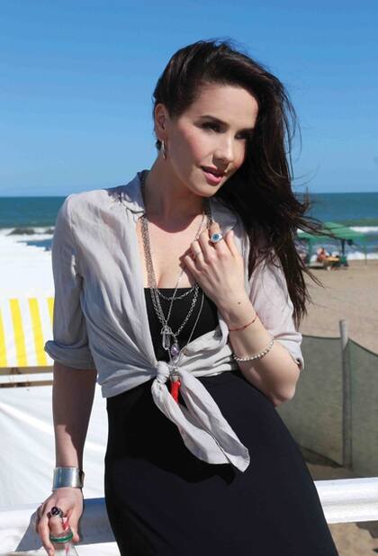 Oreiro viene de realizar una exitosa gira con su música por Rusia y, también de festejar su 12° aniversario de casada con Ricardo Mollo en la intimidad de su campo en Carmelo