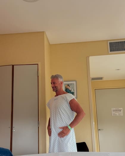 Oriana Sabatini compartió una foto nunca antes vista de su padre durante su internación en el Hospital Austral donde le realizaron un reemplazo de cadera (Foto: Instagram @orianasabatini)