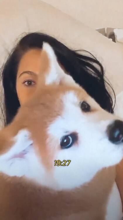 Oriana Sabatini con su nueva perrita Kaia