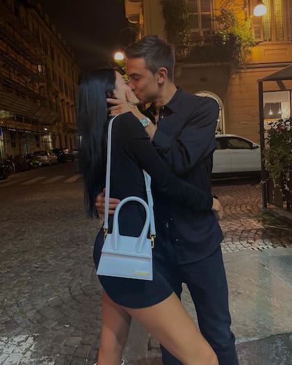 Oriana Sabatini junto a Paulo Dybala