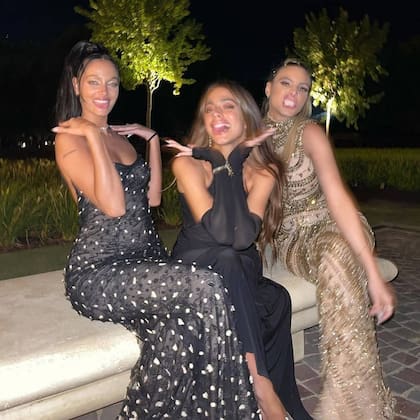 Oriana Sabatini y Tini Stoessel son íntimas amigas desde muy pequeñas