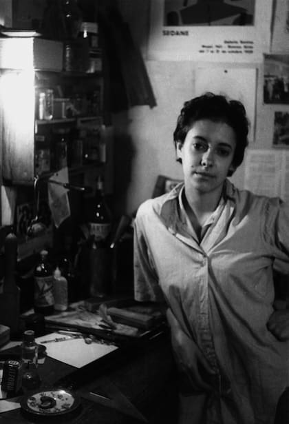 Orlandi en su taller de la calle Carlos Calvo, circa 1959