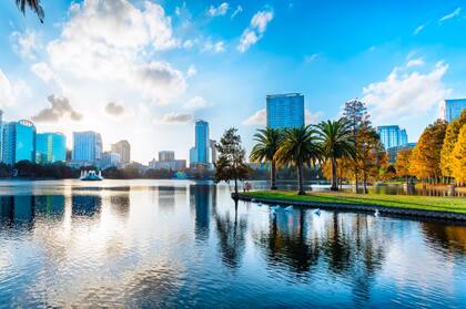 Orlando, en el centro de Florida, alberga más de una decena de parques temáticos. Su lugar más famoso es Walt Disney World.