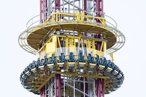Demolerán la “torre más alta del mundo” en un parque de diversiones de Orlando