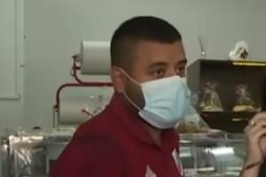 Orlando Ibarra en su panadería, en Palermo