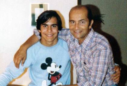 Orlando junto a su padre, con quien compartía ese pulso por el arte