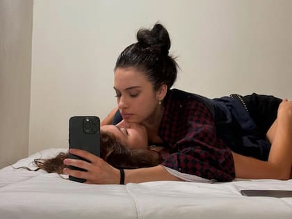 Ornella D'Elía junto a Violeta Mas