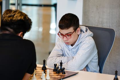 Oro frente a Diego Flores en el reciente Campeonato Argentino; volverán a enfrentarse en el Magistral que se desarrolla en el Centro Cultural Recoleta.