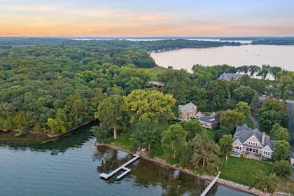 Orono es una pequeña localidad a orillas del lago Minnetonka, elegida por empresarios y figuras públicas por su entorno seguro, privado y natural