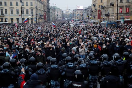 Protesta en contra del encarcelamiento del opositor Alexei Navalny, en Moscú.