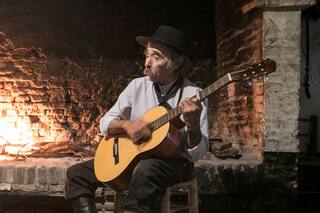 Oscar Pereyra. El gaucho de 80 años que lleva la bandera el Día de la Tradición