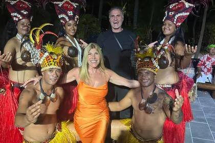 Oscar Ruggeri y Nancy Otero pasaron una noche a puro baile y música en sus vacaciones