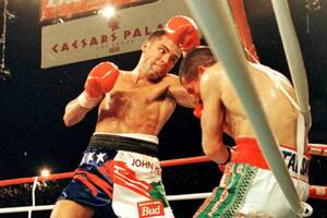 Es uno de los boxeadores legendarios de EE.UU. y cuenta su vida con padres inmigrantes antes de “volverse mexicano”