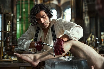 Oscar Isaac en una escena de Frankenstein