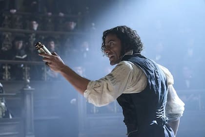 Oscar Isaac encarna al científico Victor Frankenstein en la versión de Guillermo del Toro