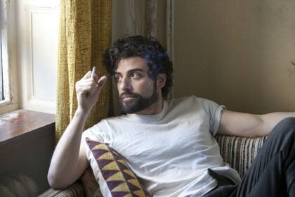 Oscar Isaac es Llewyn Davis en lo nuevo de los Coen