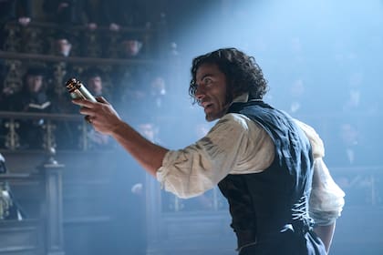 Oscar Isaac es Victor Frankenstein en Frankenstein, de Guillermo del Toro, el film que se estrenará en noviembre en Netflix