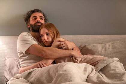 Oscar Isaac y Jessica Chastain en la serie Escenas de un matrimonio (2021)