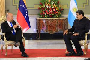 Oscar Laborde, exembajador del kirchnerismo en Caracas, ofició de nexo con el régimen de Maduro para hacerle llegar una carta al gendarme argentino que es prisionero de Venezuela