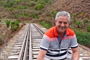 Una locura coherente: el hombre que construyó un “pueblo fantasma” para mantener vivo el pasado de sus padres