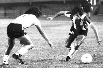 Lo mejor de su repertorio, la gambeta, el desborde, las asistencias; River lo disfrutó