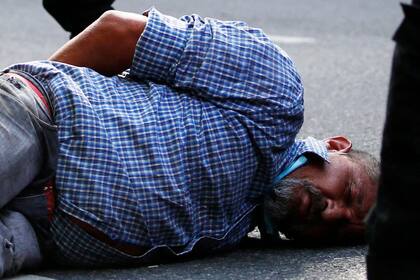 Oscar Ramón Santillán tiene 54 años