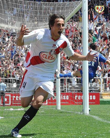 Oscar Trejo enamoró enseguida a los hinchas del Rayo por su compromiso y amor por el club