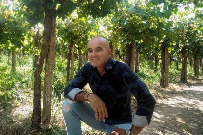 Oscar vive en San Juan.