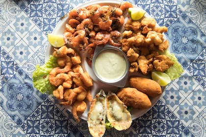 Ostras, camarones y cangrejo como parte fundamental de la propuesta gastronómica del restaurante.