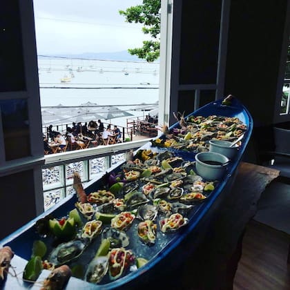 Ostras en el restó Villa do Porto de Floripa