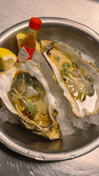 Ostras en Pasaje Victoria.