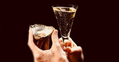 Ostras y espumante, un maridaje clásico