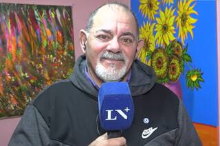 Es jubilado, cobra la mínima y pinta pasacalles contra la inseguridad porque no llega a fin de mes