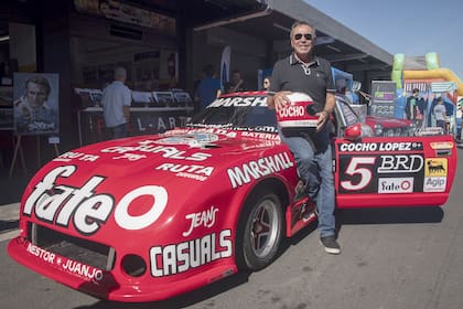 Osvaldo Cocho López, el máximo ganador histórico de la competencia, presentó su Datsun 280 restaurado