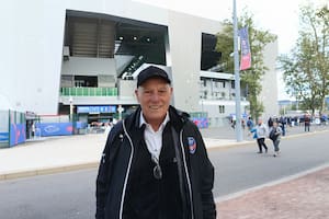El DT argentino que es muy querido en Francia, lloró por Qatar y firma autógrafos en el Mundial de rugby