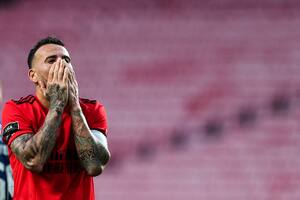 Otamendi fue golpeado y atado por los ladrones